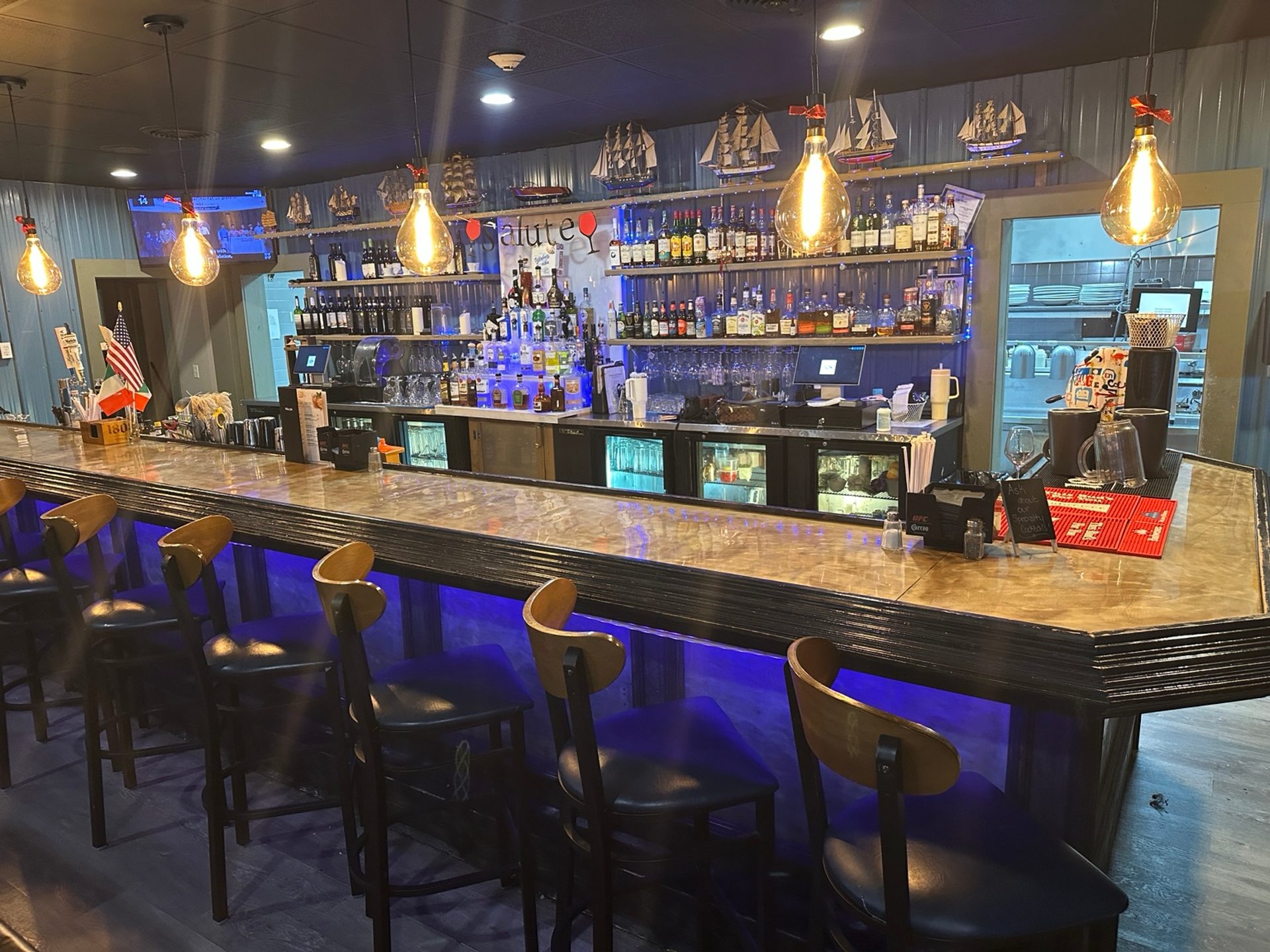 Dine In & Reservations